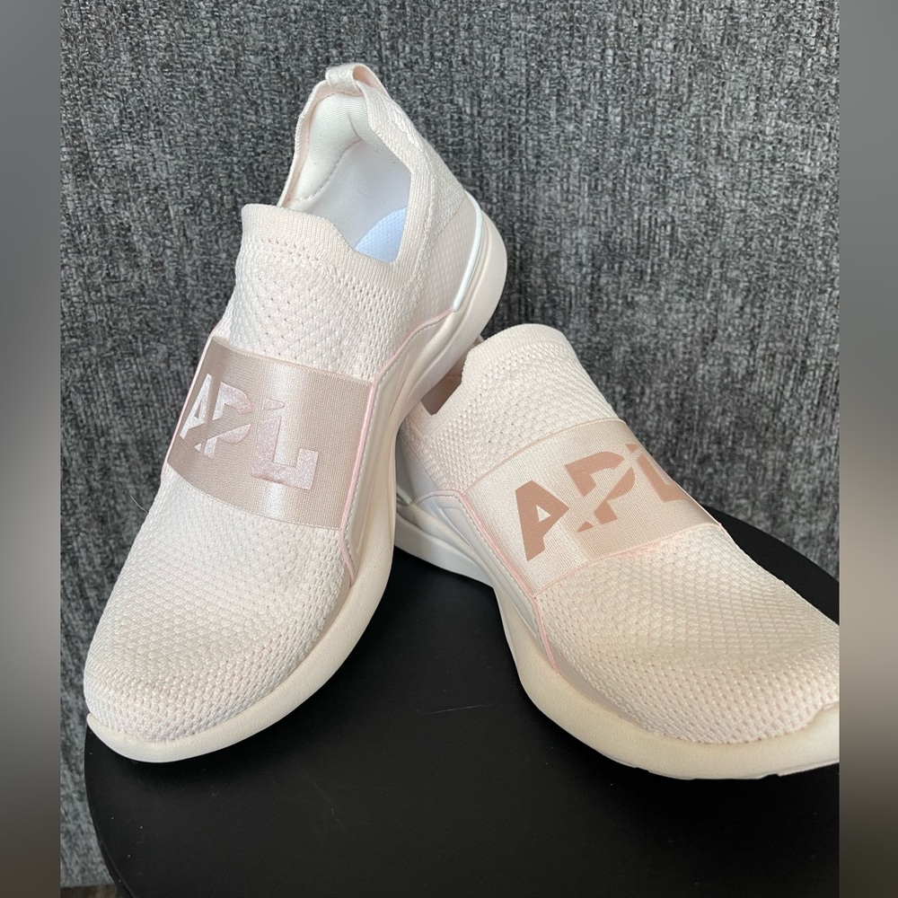 APL Women’s TechLoom Bliss Size 7.5